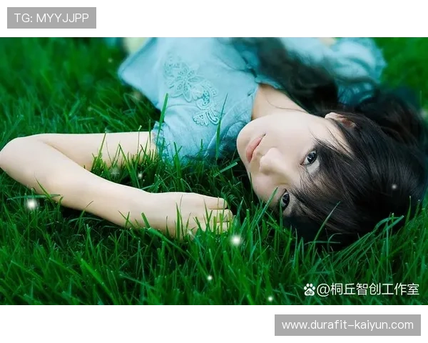 足球明星泪眼诉说心酸 女生头像展现内心挣扎与情感波动 足球明星泪眼诉说心酸 女生头像展现内心挣扎与情感波动